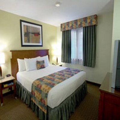 Mission View & Sea World - Zoo Hotel
